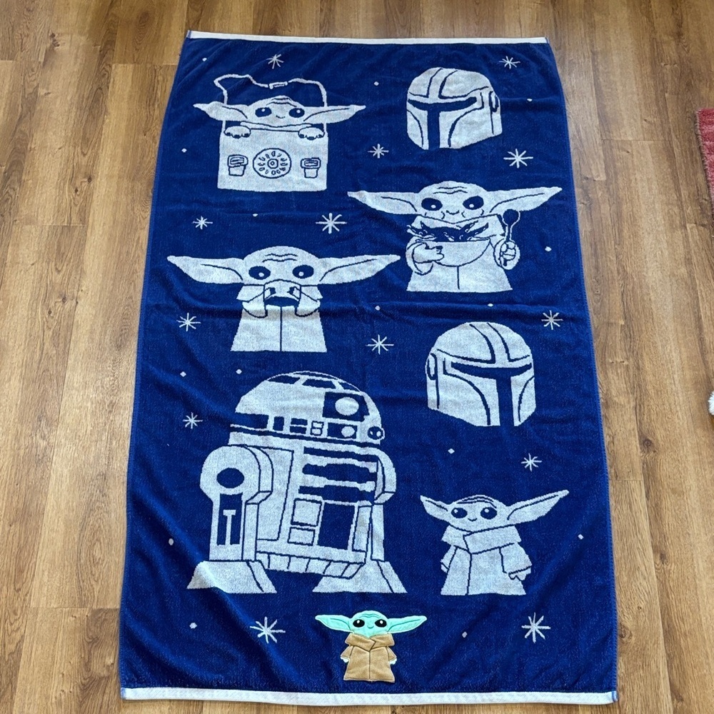 Star Wars Blue Towel with Characters - Picture 2 of 6